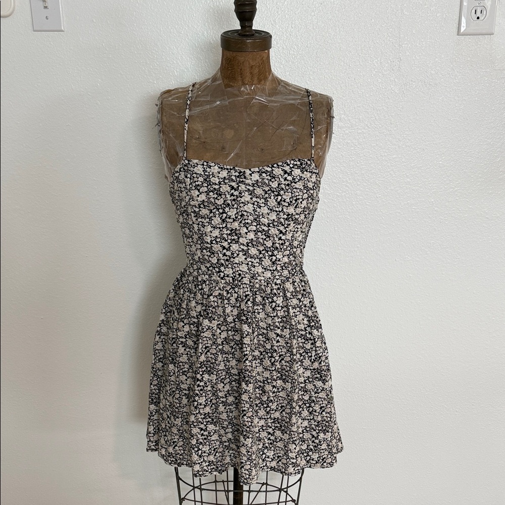 Floral Garage Black and White Women's Dress Size S